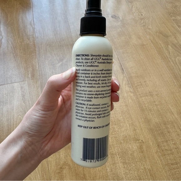 UGG Sheepskin Water & Stain Repellent, Partially Used, 6 FL OZ - Picture 5 of 5